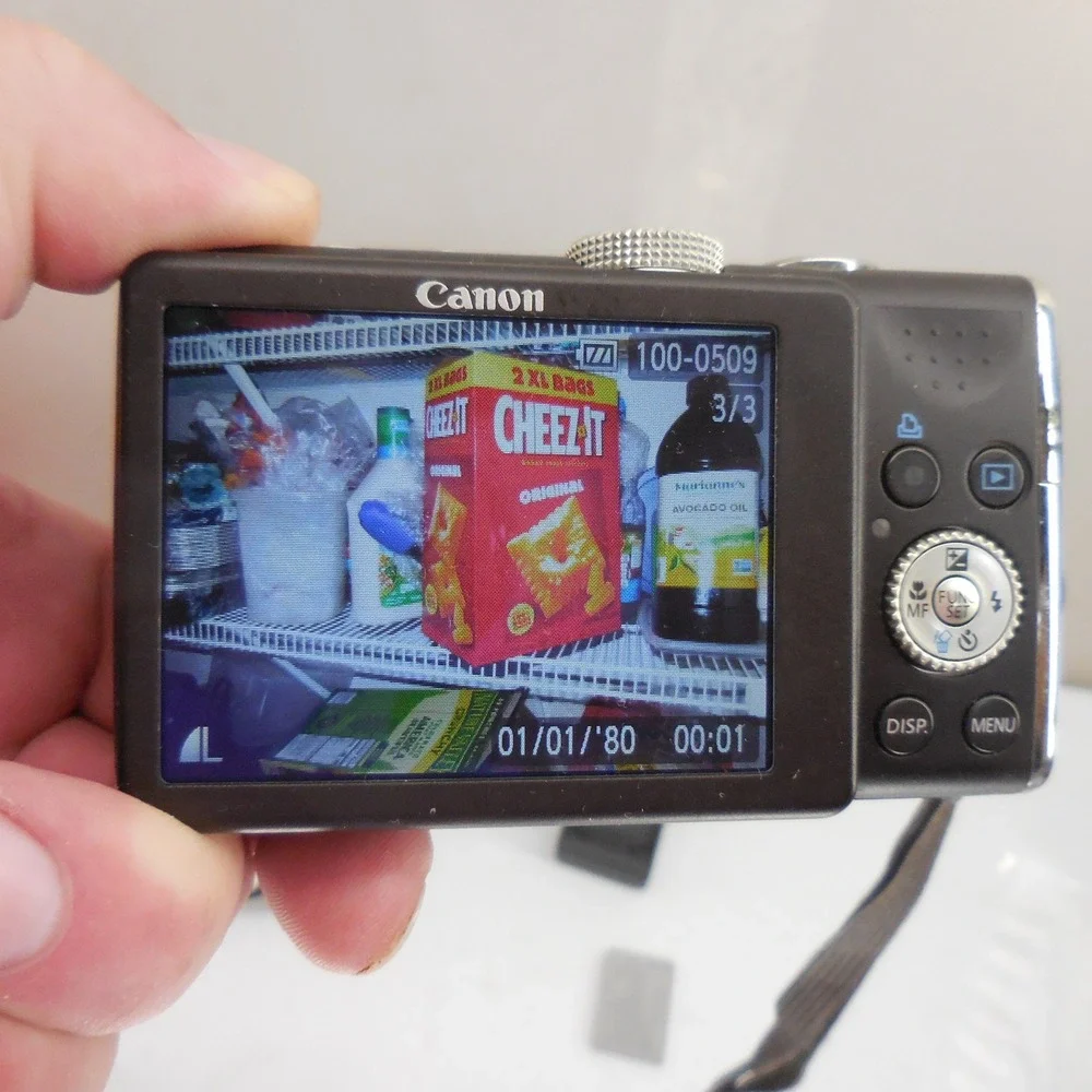 Canon PowerShot SX200 IS 12.1MP Digital Camera Black 12x Zoom Bundle Case SD